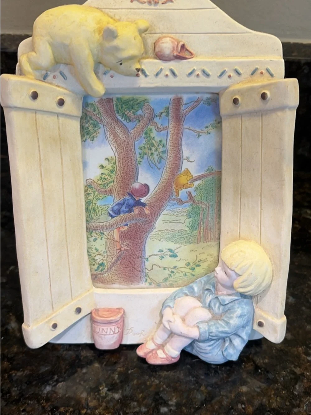 Decorative Winnie-the-Pooh Resin Figurine Set in Yellow and Cream